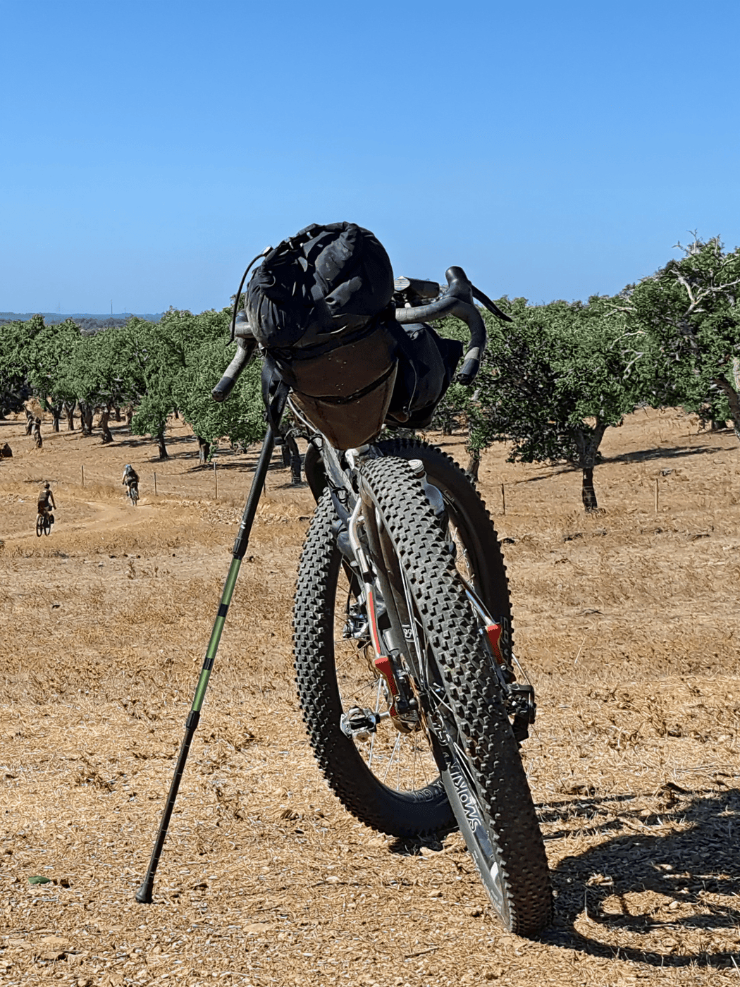 BIRI Advanced supporto per bicicletta da bikepacking durante un'escursione in gravel