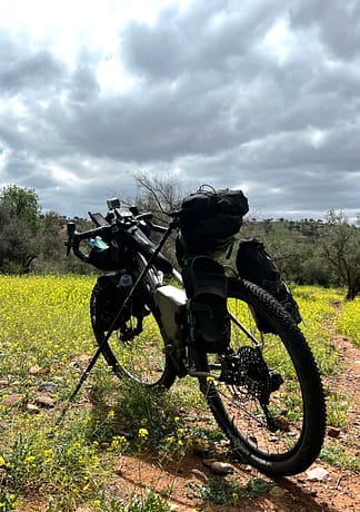 il biri utilizzato su una bici in carbonio con bike packing